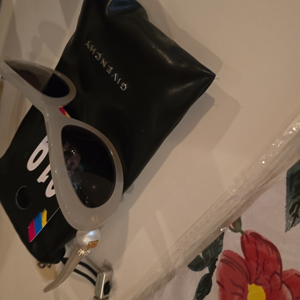 19. Givenchy Sunnies